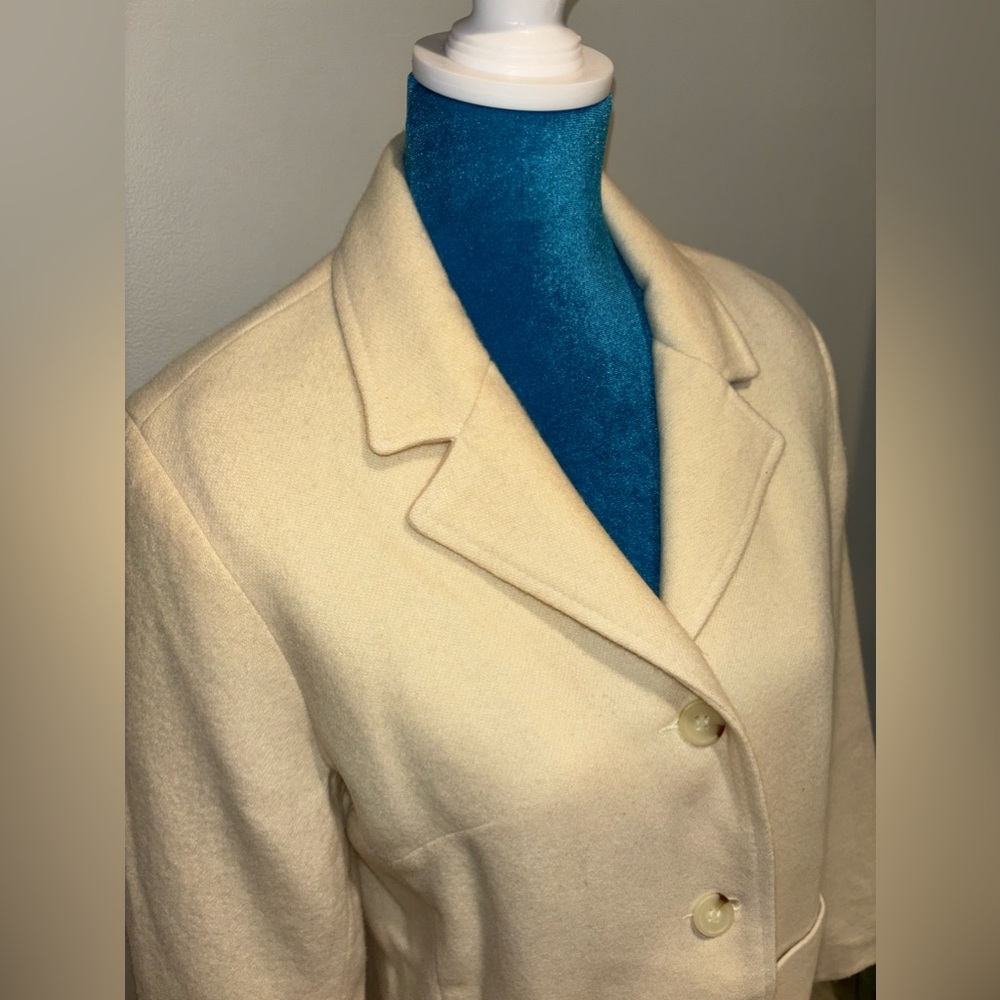 Vintage Wool Blazer!! Pristine condition!